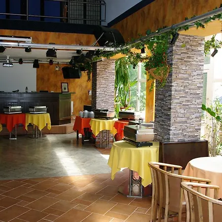 Goldener Loewe Mit Am Taurastein Hotel