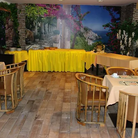 Goldener Loewe Mit Am Taurastein 3*