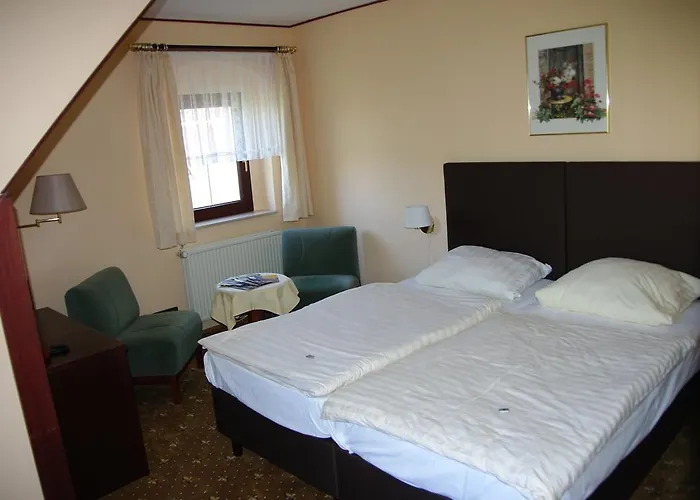 Hotel Goldener Loewe Mit Am Taurastein Burgstadt